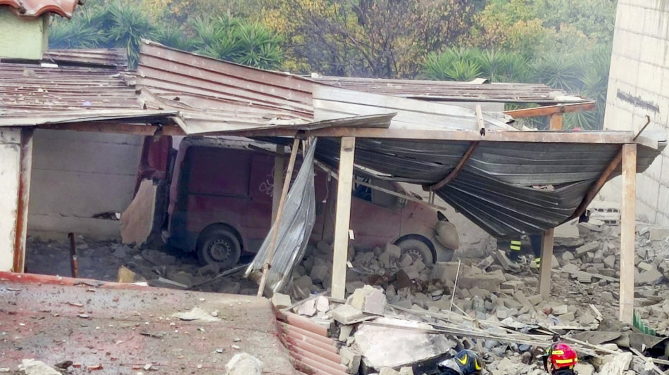 Esplosione a Ercolano, due i morti, si cercano dispersi