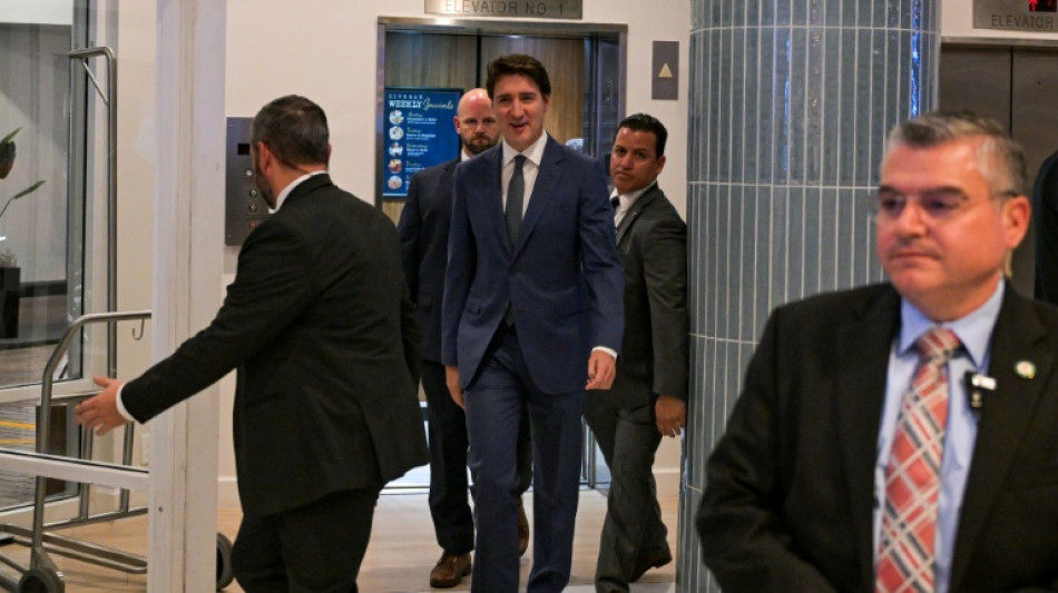 Trudeau in Florida to meet Trump as tariff threats loom