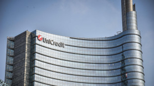 Unicredit compra il 4,5% di Commerzbank per 702 milioni