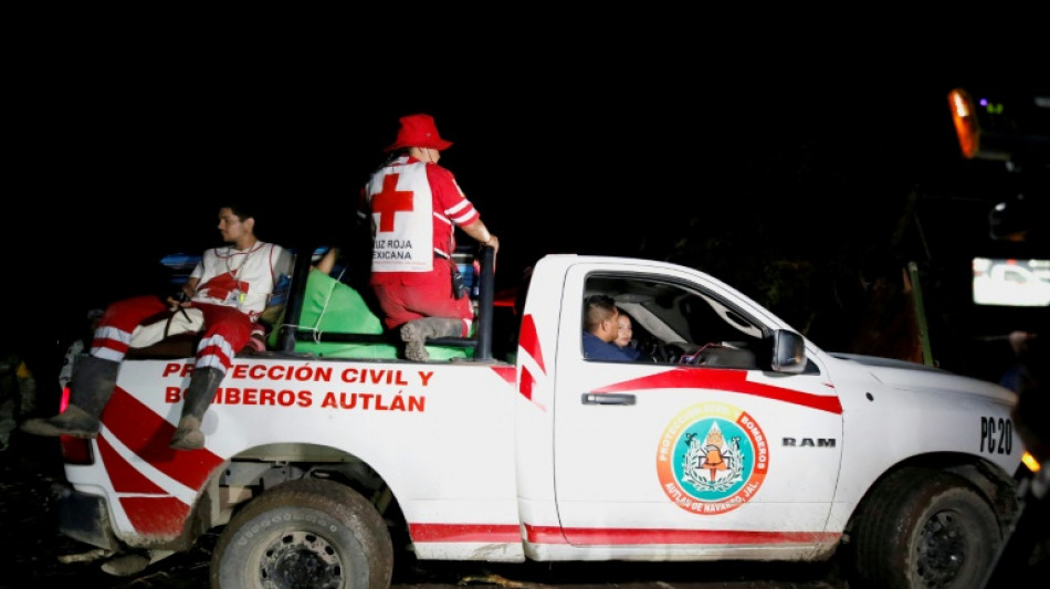 Al menos ocho muertos y dos desaparecidos tras desbordarse un arroyo en México