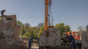 Kiev remove monumento soviético que exalta amizade com a Rússia