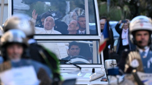 El papa celebra una gran misa en su histórica visita a la isla francesa de Córcega