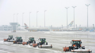 Flughafen München verlängert Flugstopp - 760 Flüge von Schneechaos betroffen