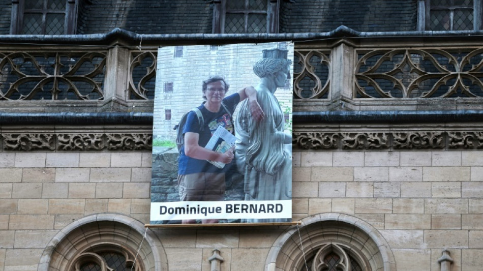 Un an après l'attentat, Arras rend hommage à Dominique Bernard par les arts