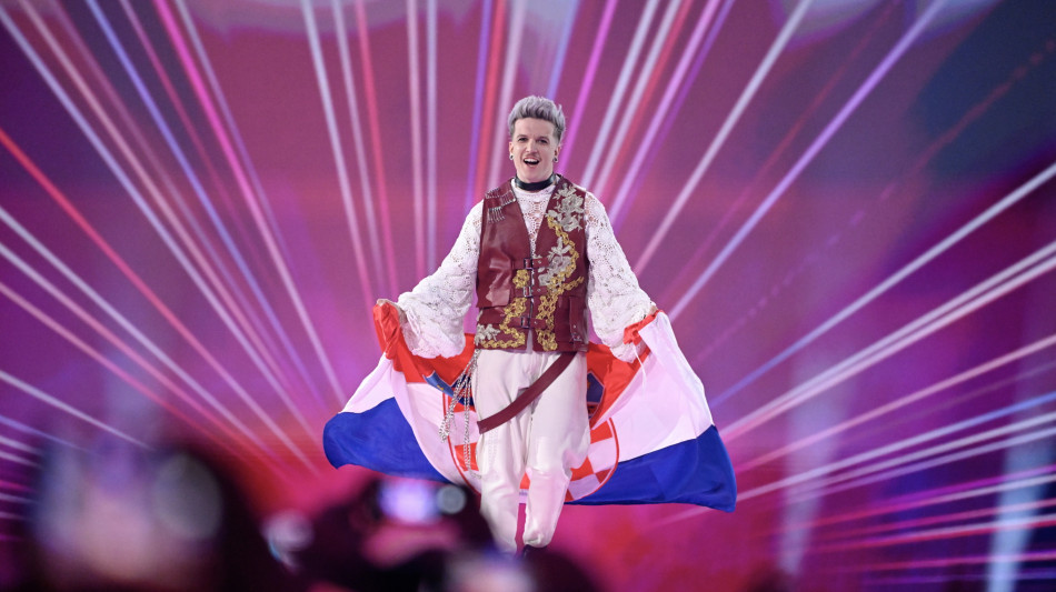 Eurovision, il via alla finale con la flag parade