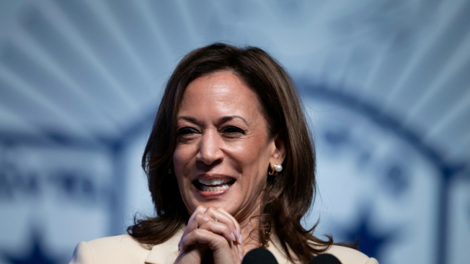 Harris repart en campagne, Trump accuse les démocrates d'avoir poussé Biden dehors