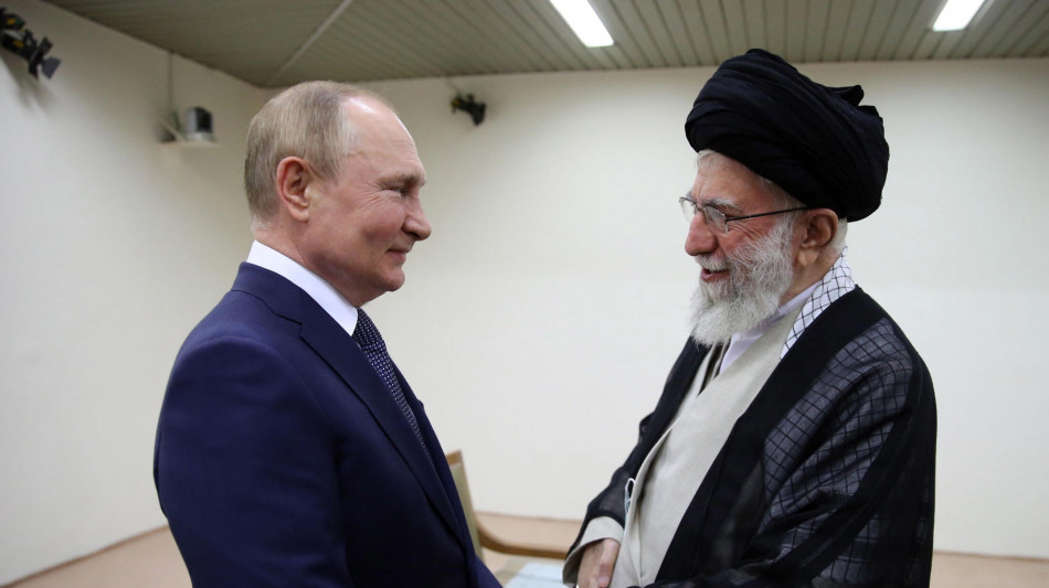 'Putin a Khamenei, evitare civili nella risposta a Israele'