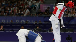 Henrique Marques cai nas quartas e vai lutar pelo bronze no taekwondo em Paris