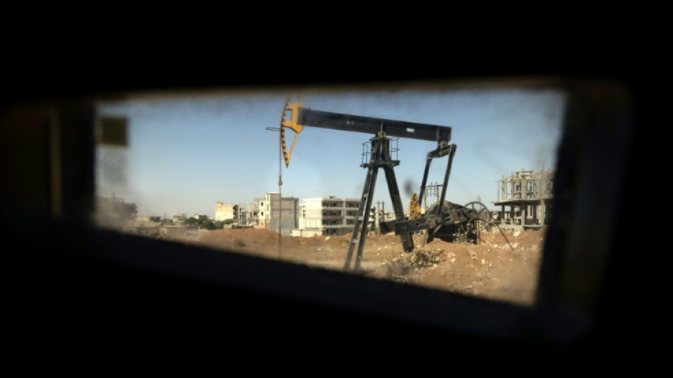 Oil prices extend gains on Mideast tensions, Wall Street retreats