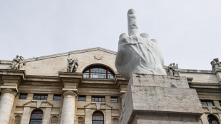 Borsa: Milano fiacca con l'Europa in attesa della Fed