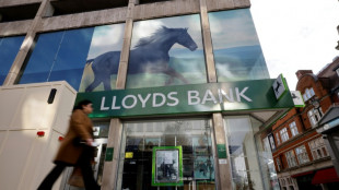 Lloyds bank cuts almost 800 jobs in online switch