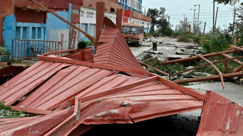 Cuba começa a restabelecer energia após furacão Rafael