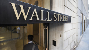 Wall Street apre debole, Dj -0,17%, Nasdaq +0,04%