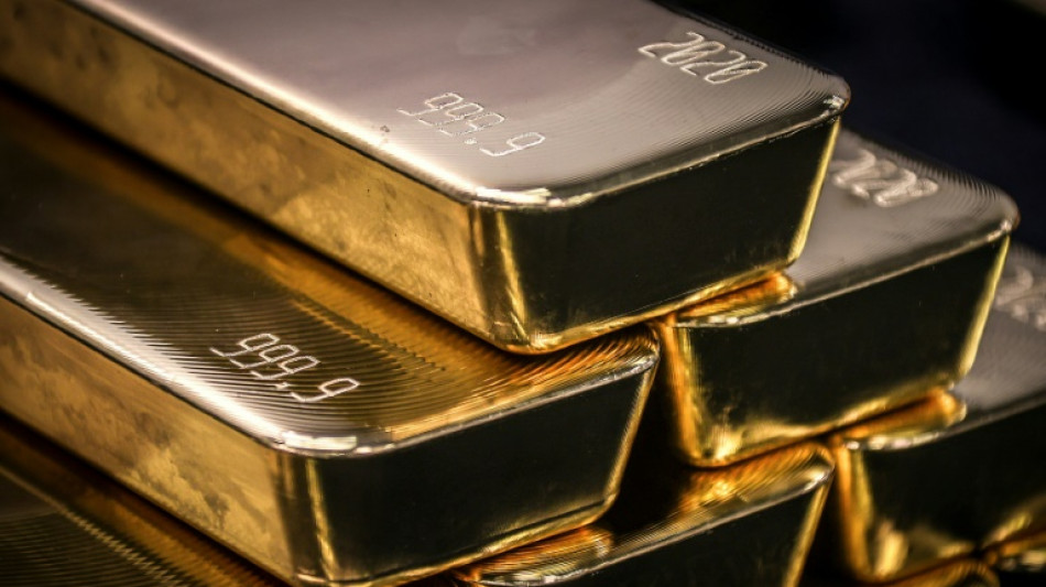 Gold hits record peak on US rate cut hopes