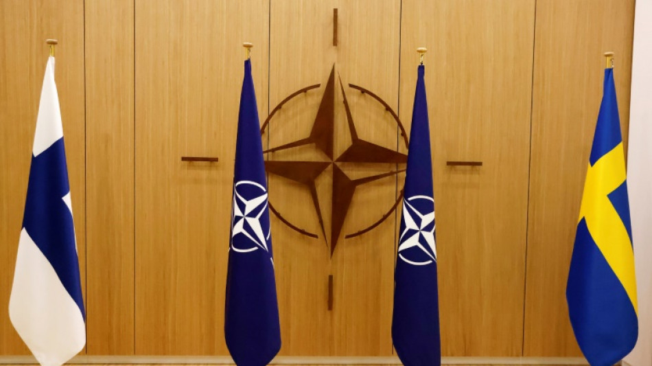 Finlandia y Suecia formalizan su candidatura a la OTAN y Ucrania enjuicia a un soldado ruso 