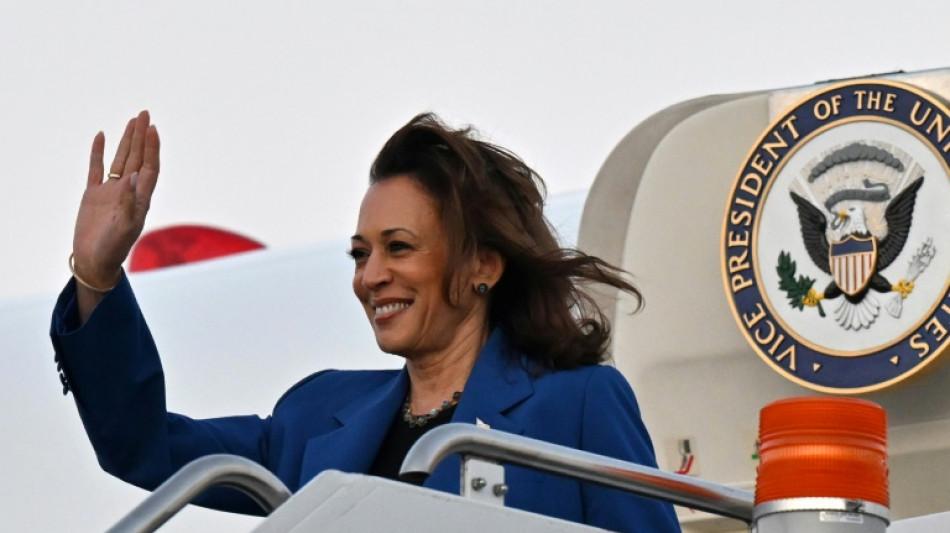 Harris arrives in Chicago to star at Democratic convention