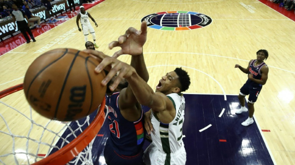 NBA: les Bucks font tomber les Sixers, les Lakers poursuivent leur dégringolade