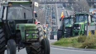 Cientos de tractores convergen en Madrid en una protesta de agricultores