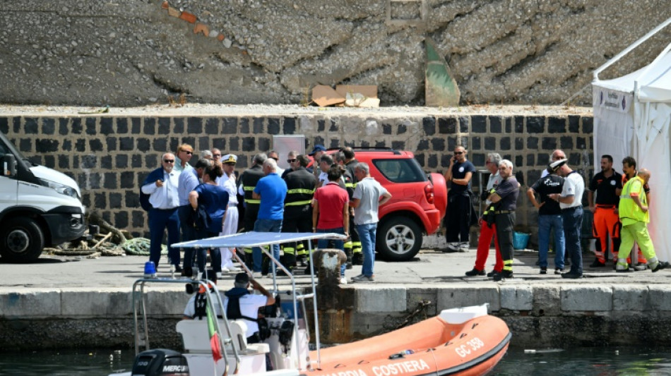 Reanudan la búsqueda en Sicilia de victimas del naufragio de velero con ejecutivos