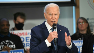 Democratas e artistas aumentam pressão sobre Biden