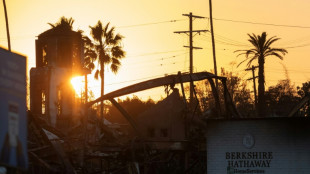 Incendies à Los Angeles: les pompiers s'inquiètent de vents forts pour lundi