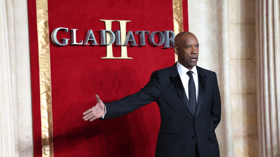 Denzel Washington, da Gladiator 2 tagliato un bacio gay