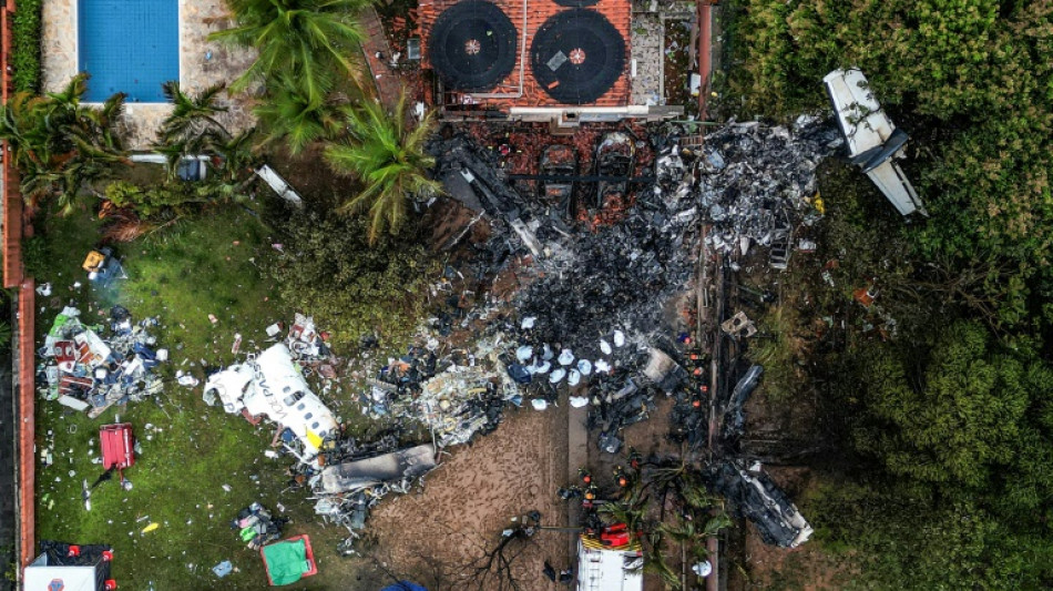 Nach Flugzeugabsturz in Brasilien alle 62 Leichen geborgen